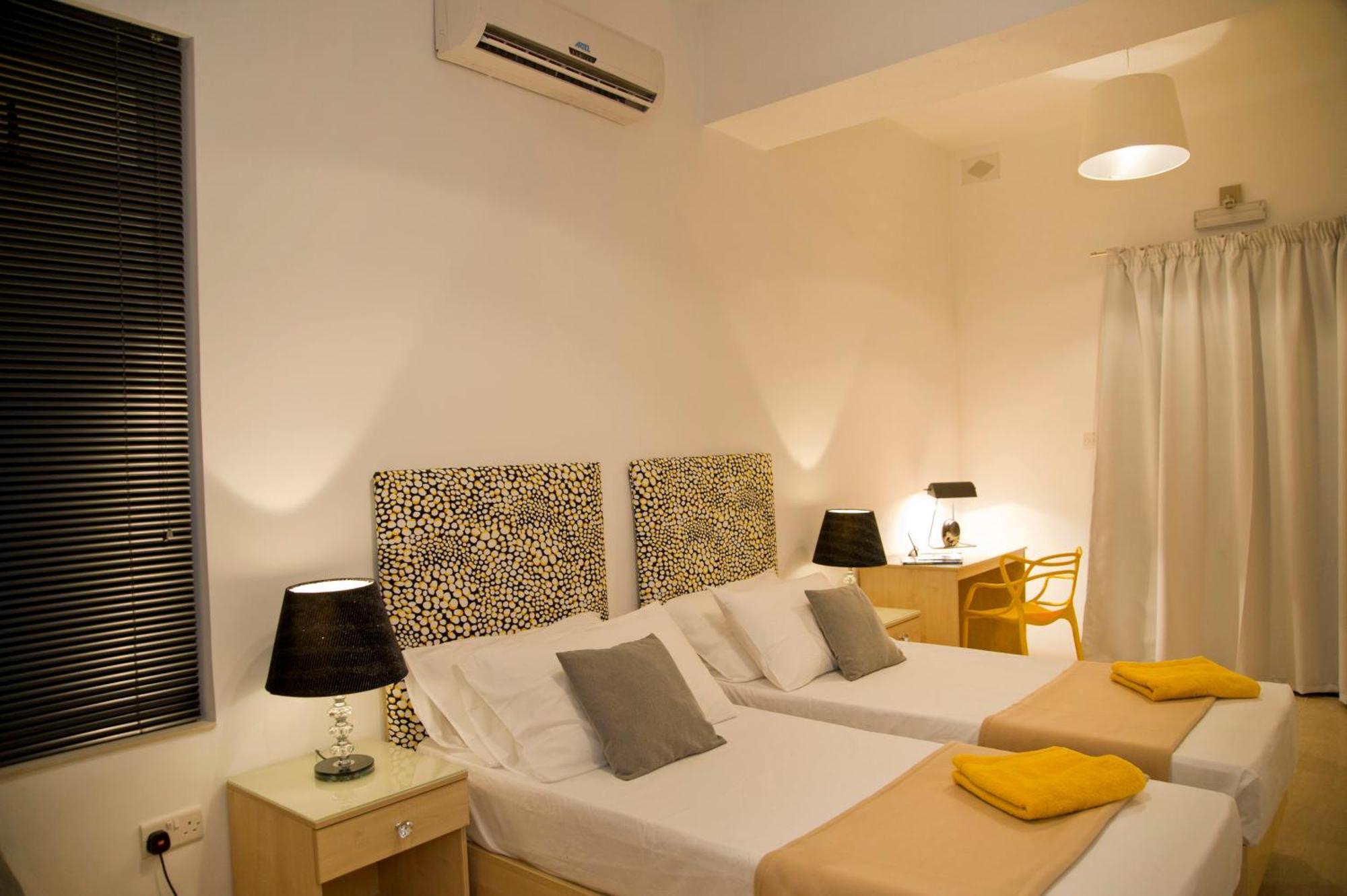 Maltese Balcony Apartment Saint Julian's ภายนอก รูปภาพ