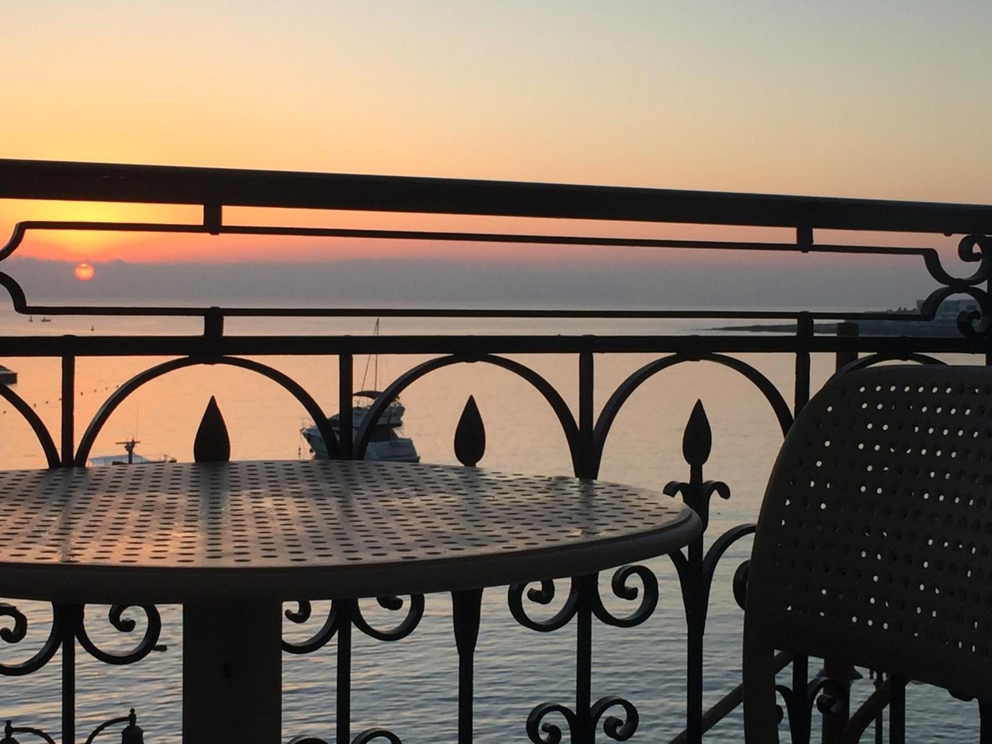 Maltese Balcony Apartment Saint Julian's ภายนอก รูปภาพ
