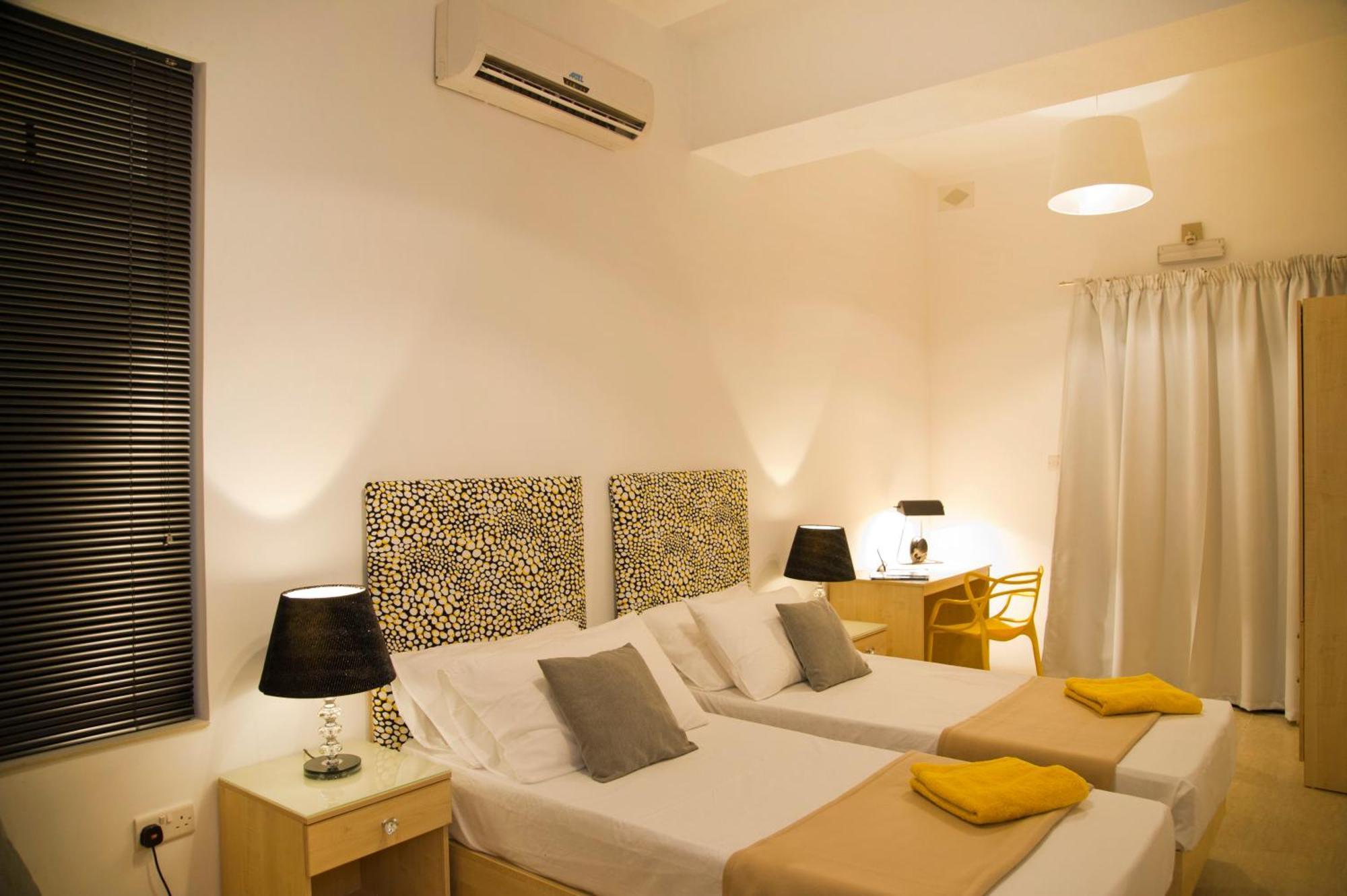 Maltese Balcony Apartment Saint Julian's ภายนอก รูปภาพ