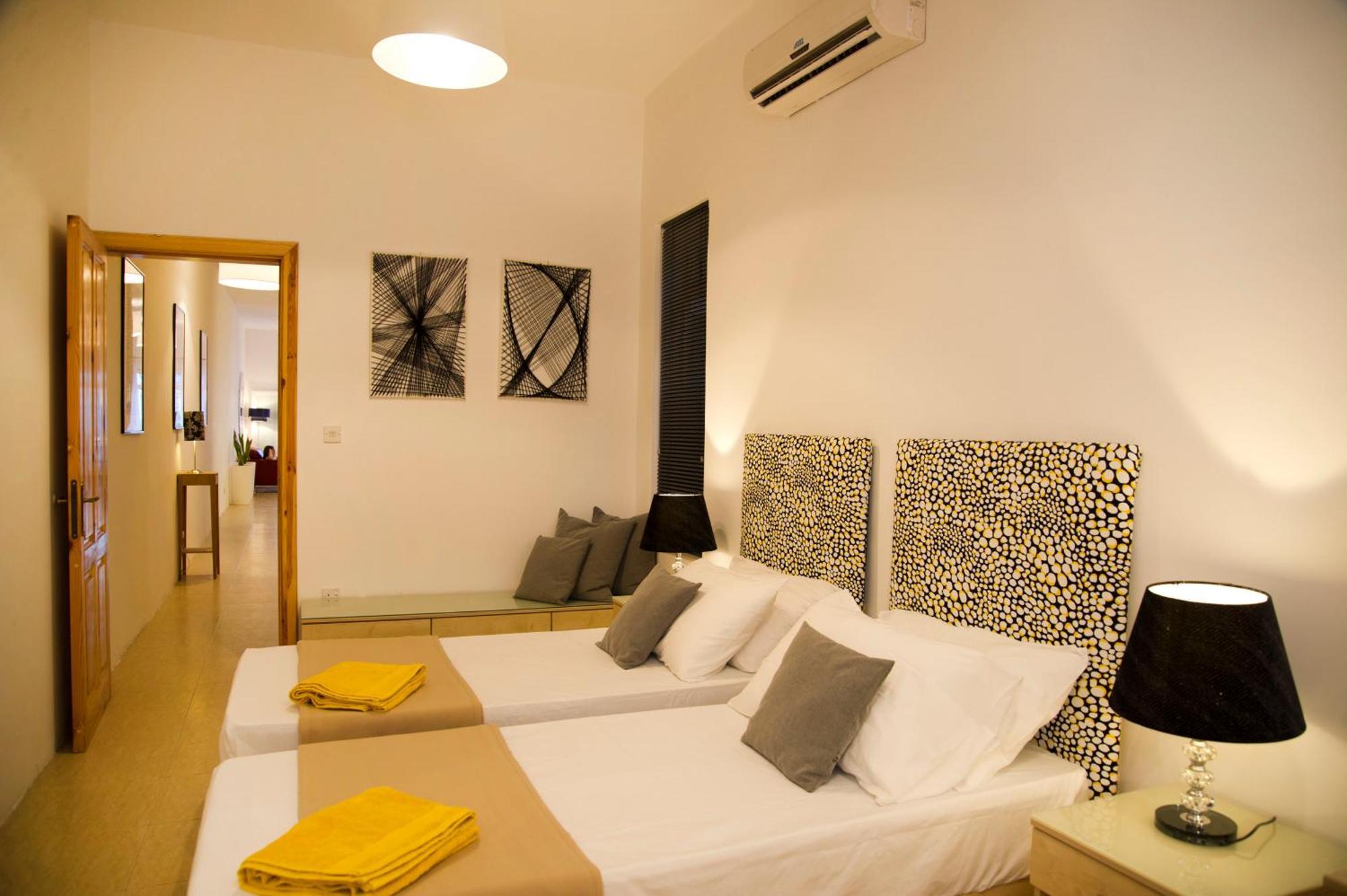 Maltese Balcony Apartment Saint Julian's ภายนอก รูปภาพ